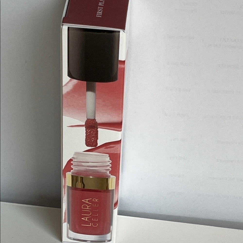 Laura Geller Treat-N-Go Lip Oil First Place - Picture 3 of 8